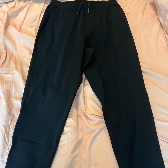 Lululemon Joggers. New without tags. Size S/10 - Picture 1 of 3